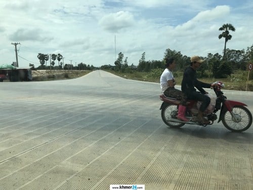 មានដីលក់នៅផ្លូវ​៦០ម៉ែត្រ Land for Sale near AEON3 along st. 60m-Decho Hun Sen 60m blvd