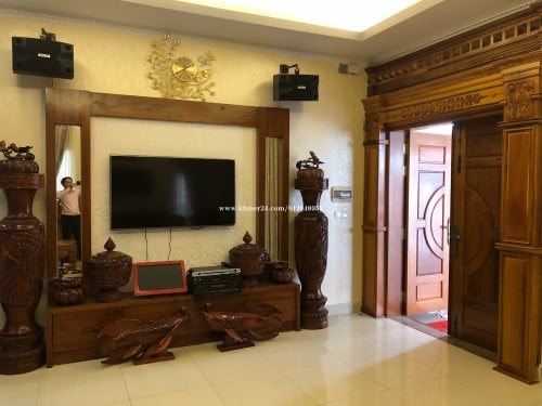 ផ្ទះវិឡាភ្លោះ សម្រាប់ជួល