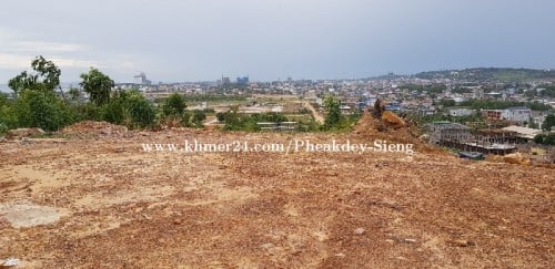 ដីលក់នៅលើភ្នំនៅកំពង់សោម