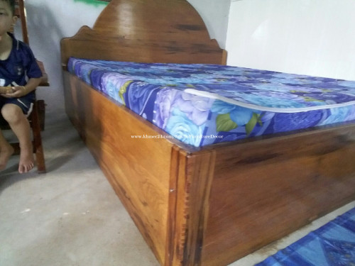 គ្រែឃ្លប់ កកោះឈើក្រាស់