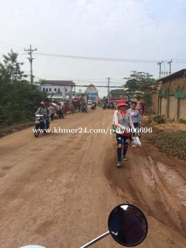 ដីឡូត៍​ ១០០ ម៉ែត្រការ៉េ