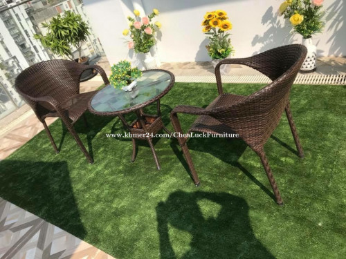Outdoor chair with table