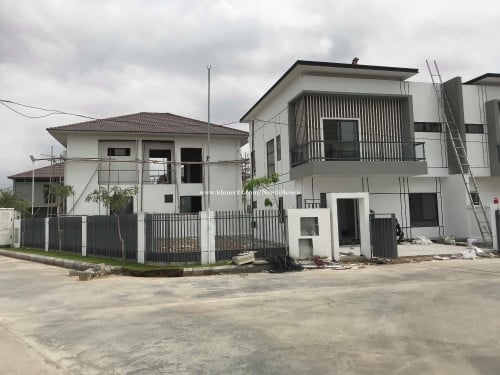 វីឡាភ្លោះកែង ក្នុងបុរីចតុមុខស៊ីធី គម្រោងទីមួយ (ប្លង់រឹង)