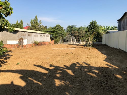 Land for Sale (size: 590m2 , At Battambang Town/Provice)