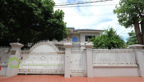 Chroy Changva Area| Semi furnished nice 3 bedrooms 4 bathrooms for rent