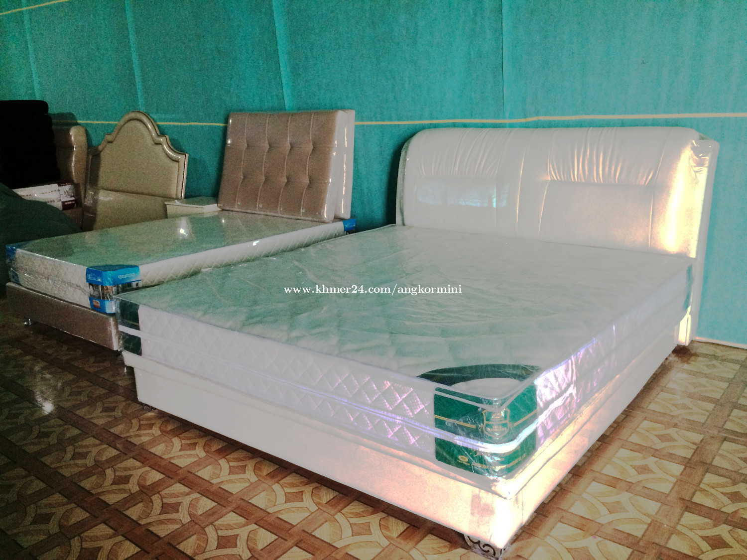 bed, mattress (foam or spring), bedding sets and pillow Price 155 in