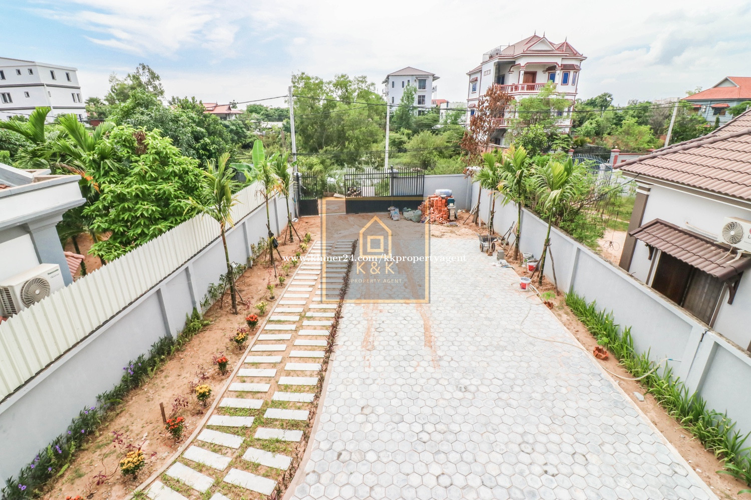 KK PROPERTY SIEM REAP ផ្ទះវីឡាបែបអ៊ឺរ៉ុបក្នុងក្រុងសៀមរាប / House For