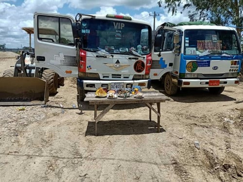 មានលក់ ខ្សាច់ ថ្ម គ្រួស អាច់ដី និងកំទិចថ្ម Sale Sand and stone