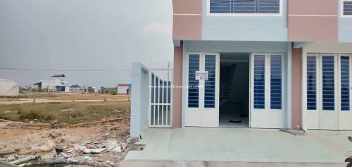 ផ្ទះល្វែងសំរាប់លក់ឬជួល