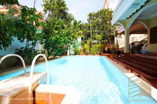 Nice Villa 7 bedrooms with Swimming Pool for Sale in Tonle Bassac Area ( Close to BKK1)