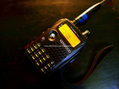 KENWOOD TH-F6A Tri-band Handheld Transceiver