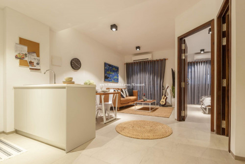 Condo Urban Village Road 60m