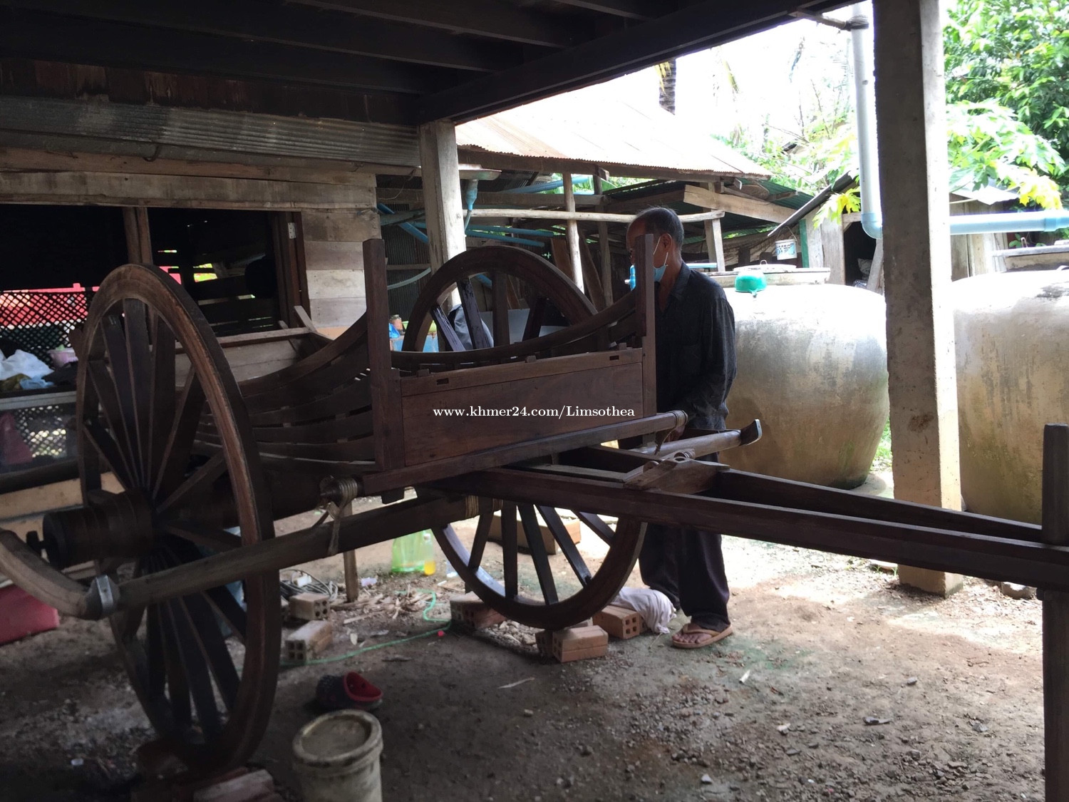 រទេះគោបុរាណ្យ ឆ្នាំ 1992. OX cart (Traditional Khmer Make) price $1700. ...