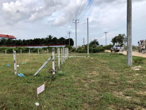 ដីលក់​ ក្រោយភ្នំរាប ជាប់ផ្លូវធំ30m