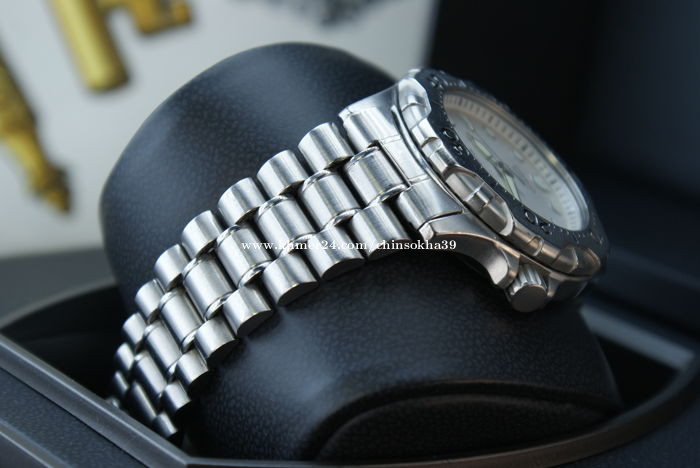 Casio Diver 300m. ETA movement, Original Men's watch in Phnom Penh,  Cambodia on Khmer24.com