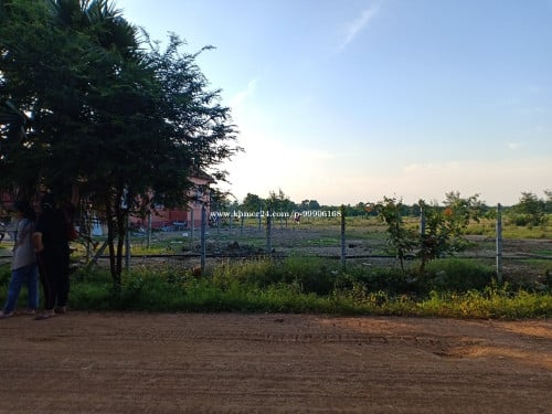 ដីសេដ្ឋកិច្ចរោងចក្រផ្លូវជាតិ44កំពង់ស្ពឺ