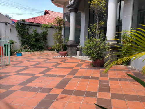 Building for rent in TOUL KORK