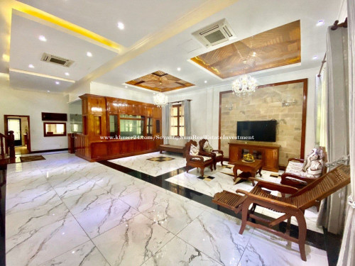 Swimming pool Villa for Rent - Tuol Kork Area 10bedroom