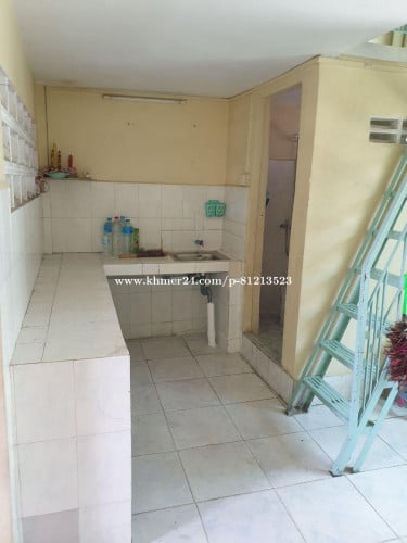 ផ្ទះជួល ឬលក់ នៅជិតសាលាបាក់ទូក ផ្សារអូរឬស្សី ជាន់ទី៤ ខ្យល់អាកាសល្អ ទីតាំងល្អ​!