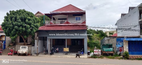 ផ្ទះលក់ នៅជាប់ព្រំដែនខ្មែរ-ថៃ ច្រកព្រំ