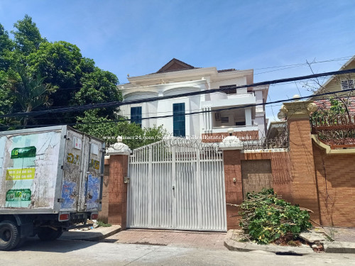 Villa For Rent in Phsar Derm Tkov Area