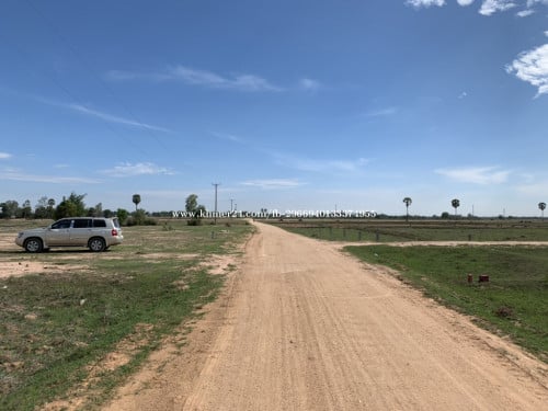 ដីលក់ប្រញ៉ាប់លុយ ទីតាំងល្អ