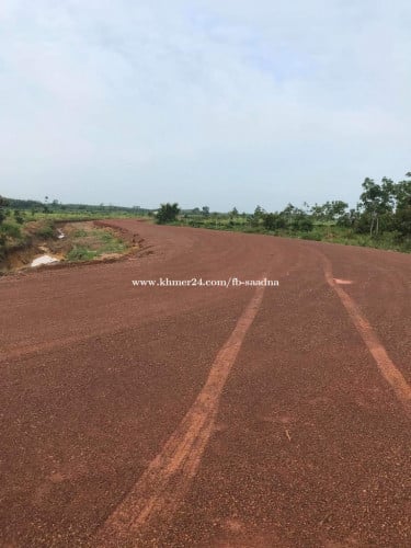 ដីលក់ប្លង់រឹងលក់បន្ទាន់13ហាត់នៅជាប់ផ្លូវ2ធ្នូ នៅជិតប៉ុសឣូលៀវស្រុកស្នួល