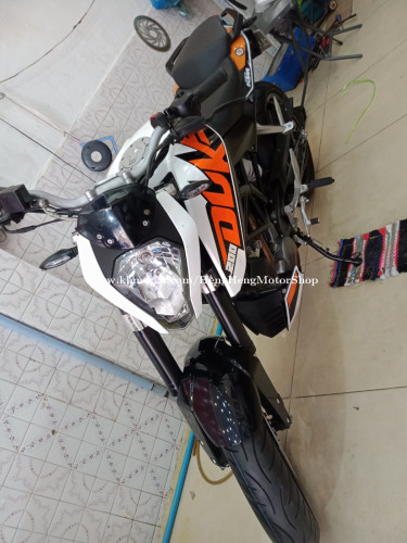 KTM.Duke.015.200Cc.Zin ថ្មីល្អស្អាតណាស់មានពន្ធនឹងកាតគ្រី