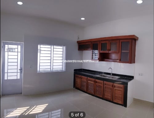 ផ្ទះលក់បន្ទាន់បុរីពិភពថ្មីកួស្រូវ3ផ្ទះទើបសង់រួចអាចចូលនៅបានភ្លាមៗ