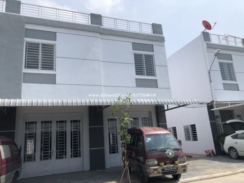 ផ្ទះលក់បន្ទាន់បុរីពិភពថ្មីកួស្រូវ3ផ្ទះទើបសង់រួចអាចចូលនៅបានភ្លាមៗ