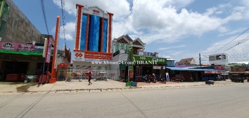 ចំការតាងែនស្វាយនិងចេកលើផ្លូវធំ ច្រកអន្តរជាតិសំពៅលូន។