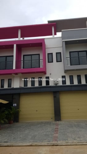 ផ្ទះសំរាប់លក់នៅបុរី De Castle