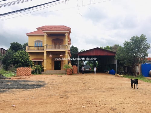 ដីលក់ផ្លូវបំបែកទៅត្រពាំងផ្លុង