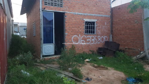 ដីផ្ទះលក់ធូថ្លៃ ដី១០៣ម២ ផ្ទះ៤៨ម២