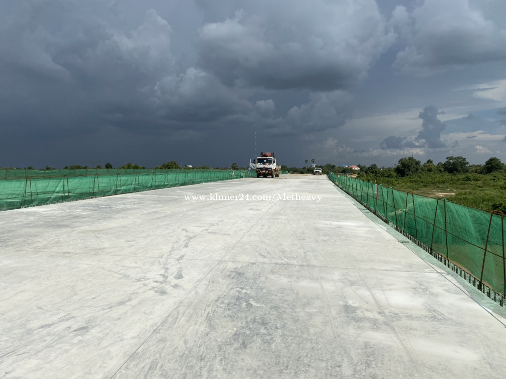 ដីលក់លើផ្លូវក្រវ៉ាត់ក្រុងទី៣ Land for Sale on Ring Road No. 3 Price