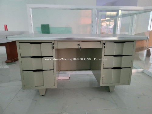 តុដែកឡៃឡុង(ថ្មី)1.4m Clear Stock(Metal table NEW ) 1.4m