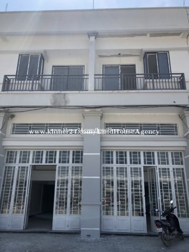 ផ្ទះលក់នៅក្នុងបុរី ចតុមុខ គំរោងទី2  ស្វាយជ្រុំ