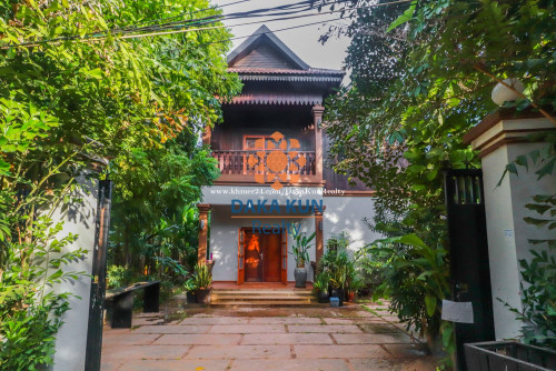 3 Bedrooms Wooden House for Rent in Siem Reap-Sala Kamreuk