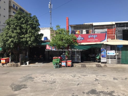 我在堆谷區出售自己的土地។   我在堆谷區出售自己的土地