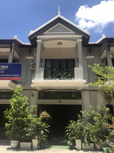 ផ្ទះថ្មីជួលក្នុងបុរីទេសចរណ៌ជិតផ្សារមាក្រូ(Makro)មានសំភារះស្រាប់ New House for Rent with Furnitures