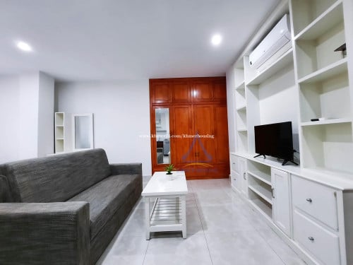 Russian Market | Modern studio room with elevator for rent at Psar Deum Thkov area