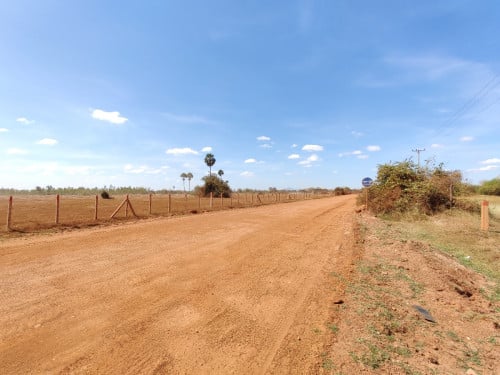 ត្រូវការលុយ ដីកែងលក់បន្ទាន់នៅកំពងឆ្នាំង ជិតក្រវ៉ាត់ក្រុងទី៤ ប្រញាប់លុយ