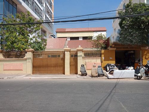 ផ្ទះសំរាប់ជួល ខណ្ឌទួលគោក/House for Rent at Khan Tuol Kork