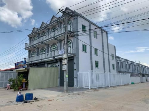 Property No. 0073B ផ្ទះអាជីវកម្មកែង ជួល​ រឺ​ លក់​