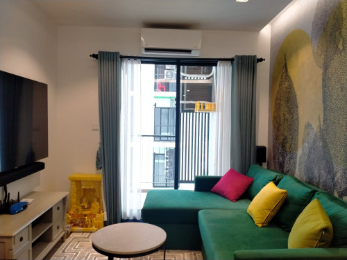 Beautiful 1 Bedroom Unit at Urban Village for Rent