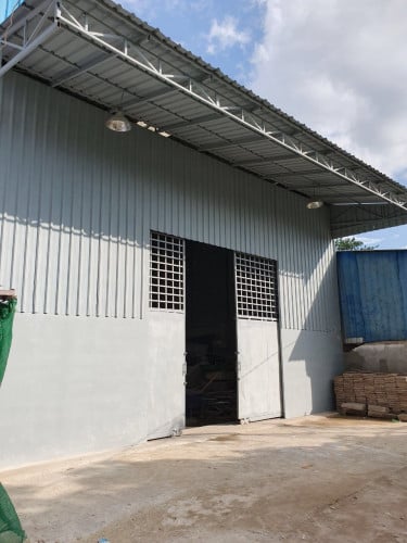 ឃ្លាំងសំរាប់ជួលនៅគីឡូម៉ែត្រលេខ៩ ខណ្ឌឫស្សីកែវ(10m x 25m)