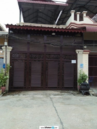 ផ្ទះលក់ បន្ទាន់ ភូមិចំរើនផល ខ.មានជ័យ 1.7គ.ម ផ្សារទួលទំពូង ពេទ្យរុស្ស៊ី ប្លង់រឹង