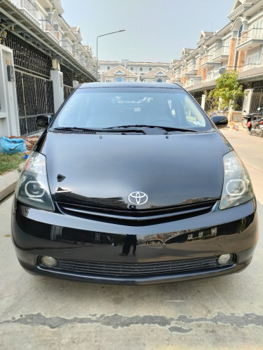 Toyota Prius 2005 Half Full