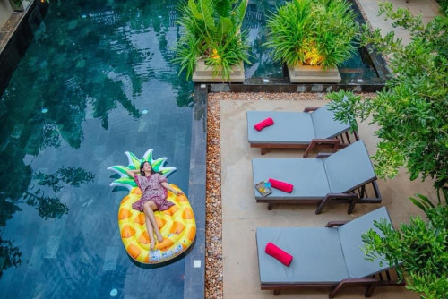 Boutique (ប៊ូទិក) សម្រាប់លក់ ក្នុងក្រុងសៀមរាប (ក្បែរផ្សារដើមក្រឡាញ់)