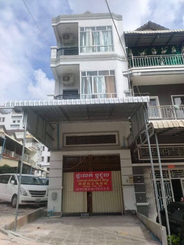 លក់ផ្ទះល្វែងកែងនៅក្នុងបូរី BS អូរ1 ក្រុងព្រះសីហនុ​​​